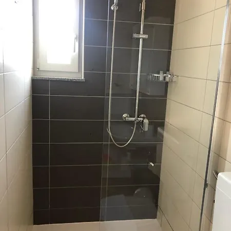 Ivana דירה קרס