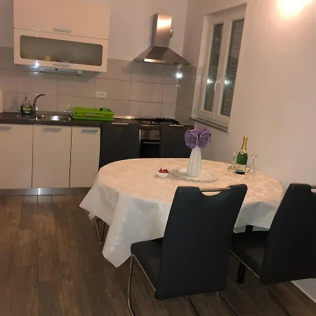 Apartmani Ivana Apartment